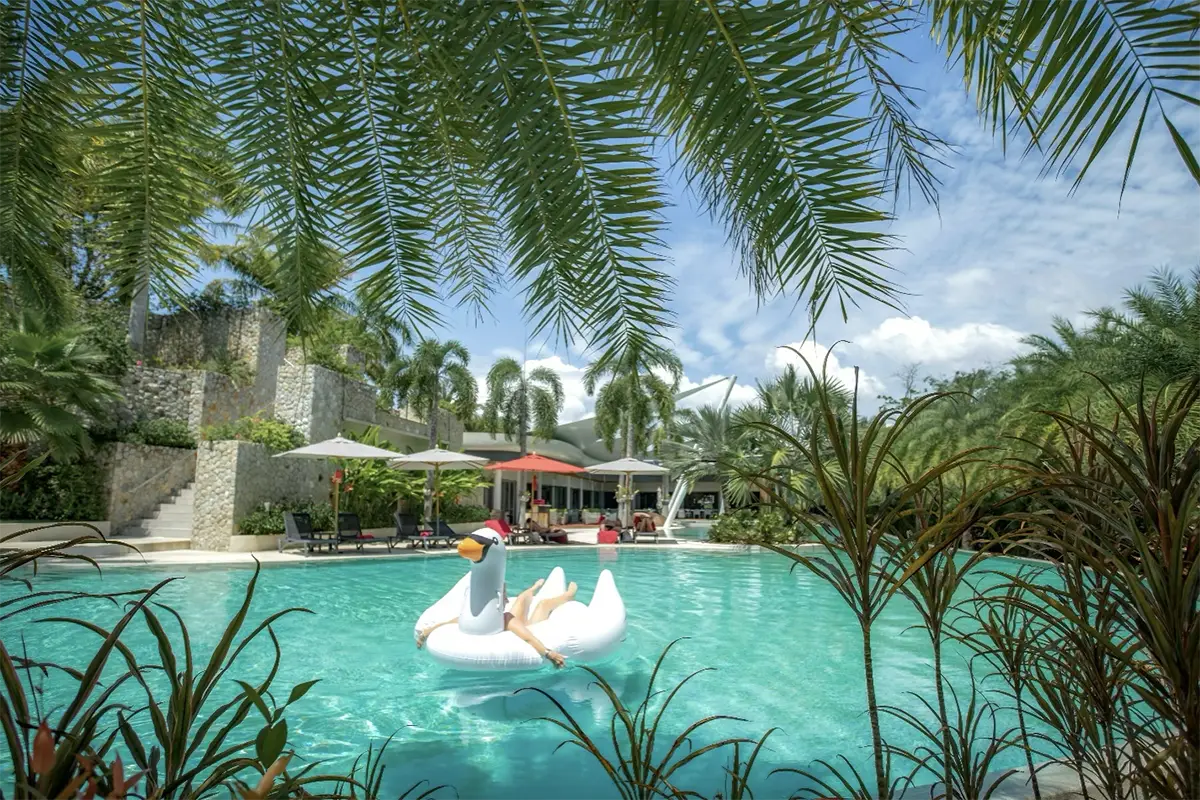 Autumn, Worry Free in Phuket