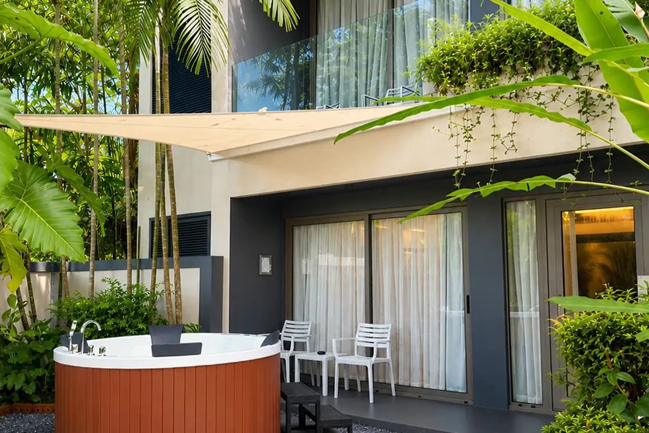 Whirlpool Garden Suites