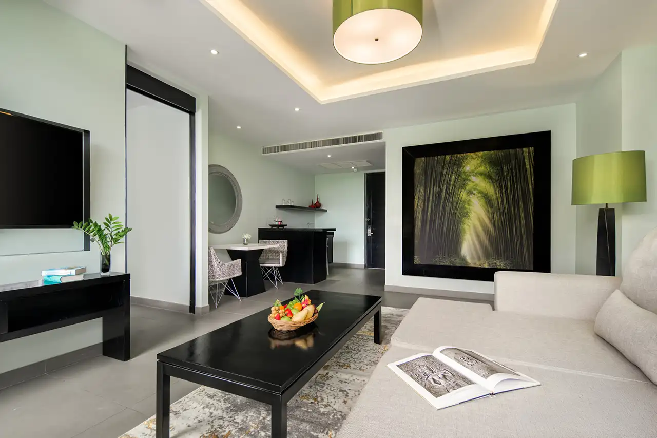 Deluxe Tropical View Suite