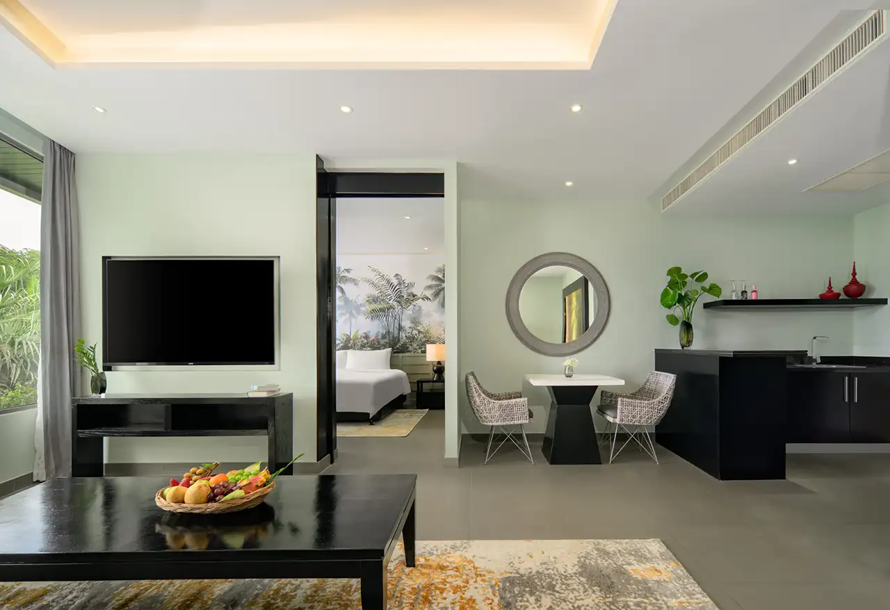 Deluxe Tropical View Suite