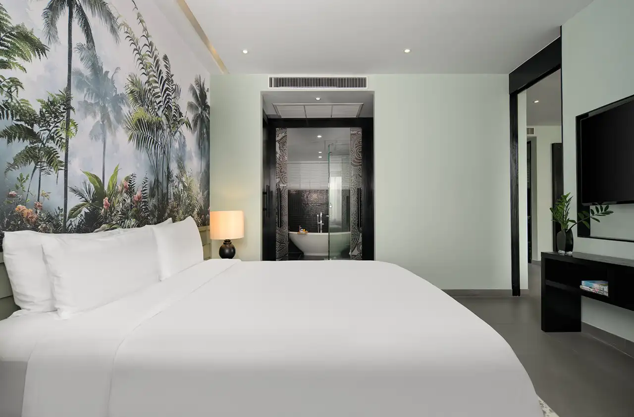 Deluxe Tropical View Suite